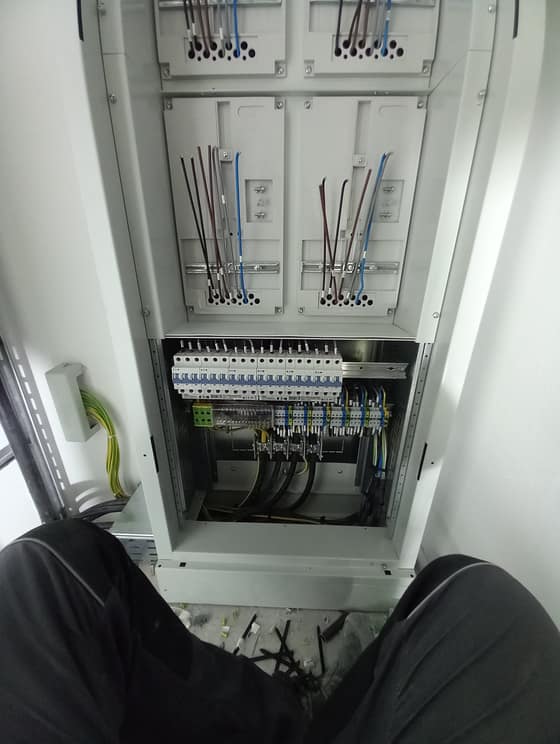 elektroinstalacie-41ede0d1-c7bb-4a06-9c78-8f452459144c.jpg