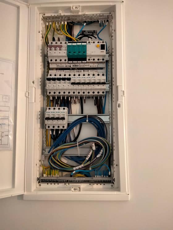 elektroinstalacie-7d31b1a8-8244-4c21-9a80-234e5974275b.jpg