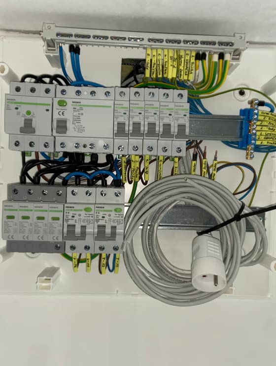 elektroinstalacie-9fc638fd-fe51-4b46-a1b3-9ec099382a11.jpg