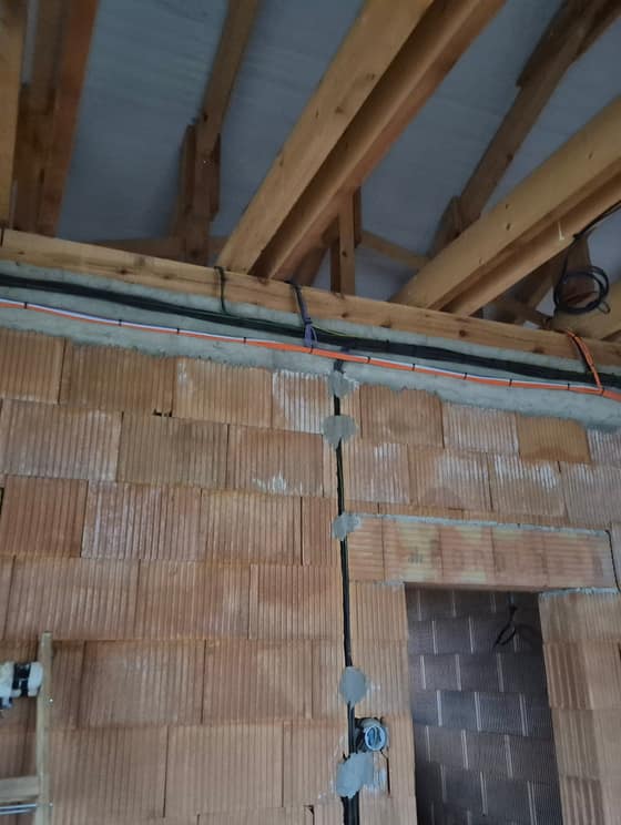 elektroinstalacie-d4700421-cc6e-401b-89de-f824ea3cdff4.jpg