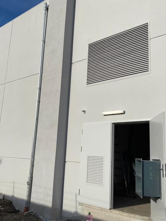 exterierove-vetracie-mriezky-6df78514-a85d-41c9-af81-e2cb317c6ac8.jpg