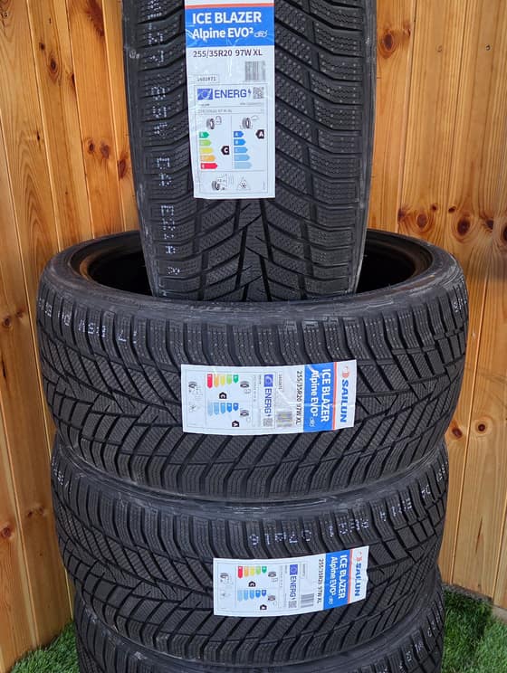 255/35 R20 Sailun zimne pneumatiky-149fbc85-74a8-44c2-b14e-45ef4bd2d964.jpg