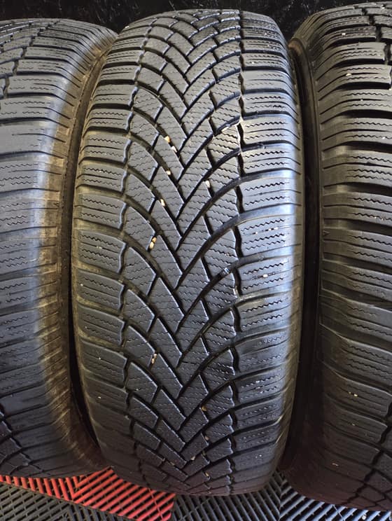 225/65 R17 Bridgestone téli-18fd3a8f-24a5-42ab-b5e1-325a2f5cd42b.jpg