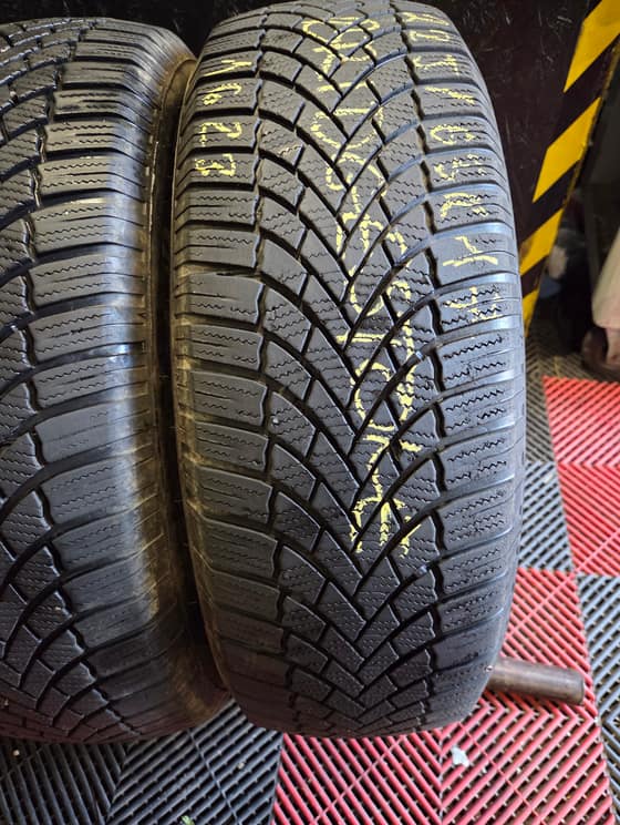 225/65 R17 Bridgestone téli-2033771e-f29d-4737-a34e-31a4b843b81f.jpg