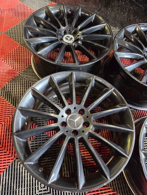 5X112 R20 Mercedes AMG ALu dsiky 2-rozmer-50315cf9-b19d-4359-a7dc-e08f2622612d.jpg