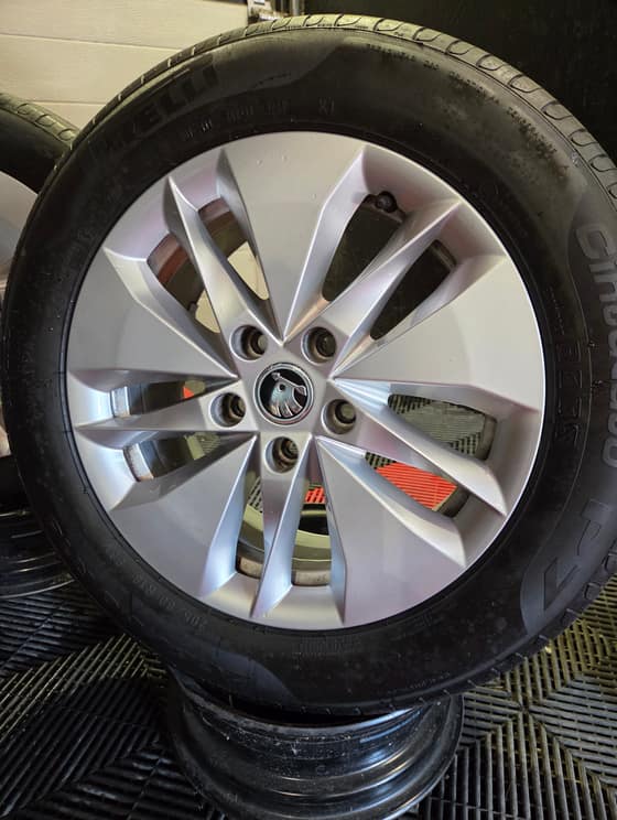 5X112 R16 Skoda Letna sada 205/60 R16 Pirelli-5cb46303-656c-4864-82bb-d2df1c0528ee.jpg