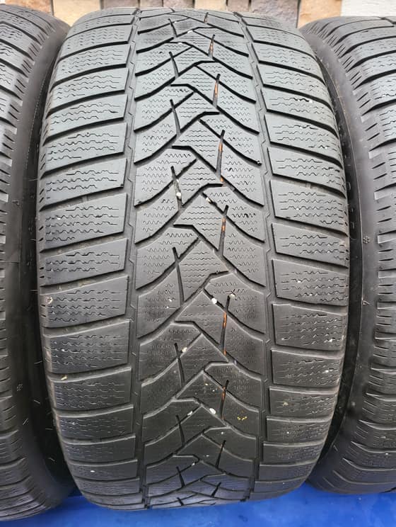 255/45 R20 Dunlop winter-a79915da-14ca-46bf-948d-3983db8cad91.jpg