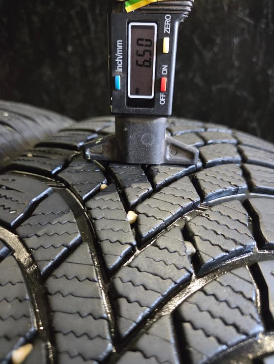 225/65 R17 Bridgestone téli-cd816277-fab4-49ec-b3c8-47bc33da138c.jpg