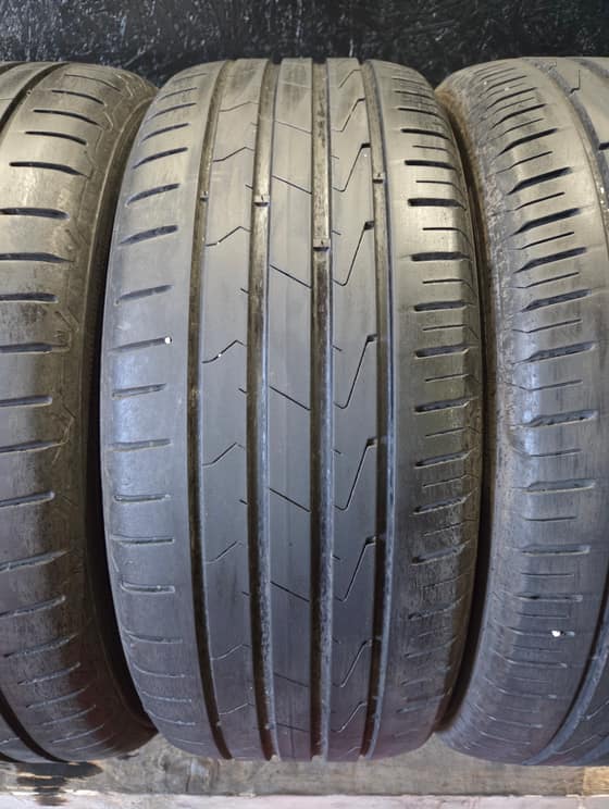 215/50 R18 Hankook letne pneumatiky-d0dce4d0-537e-443e-99ce-73b81fcbe5af.jpg