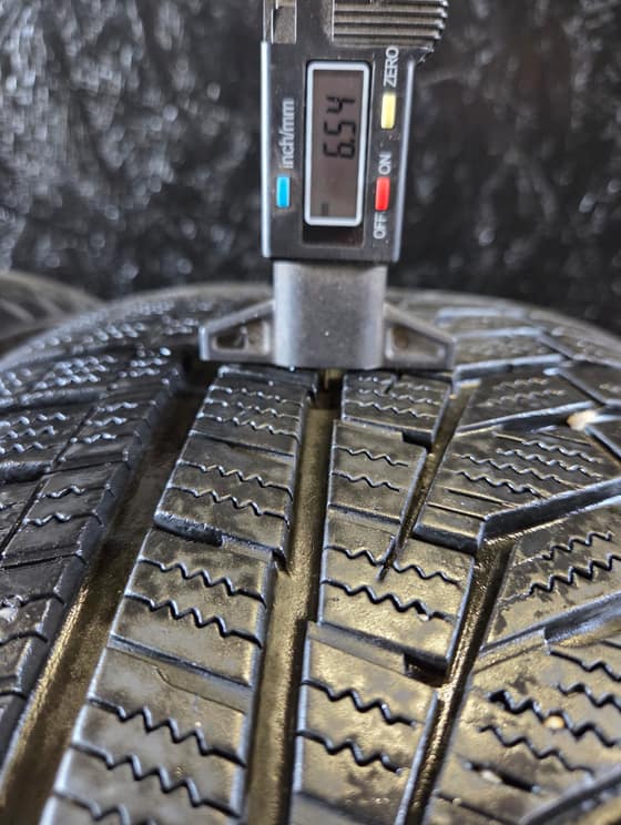 225/50 R17 Hankook zimne pneumatiky-d68e45c5-062d-4733-8f01-0ebaaad05d14.jpg