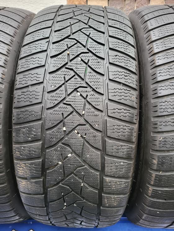 255/45 R20 Dunlop winter-e60bfcb0-dc18-4f08-9334-7bb621f7bbb9.jpg