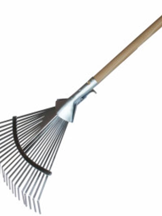 Hrable švédske s drev. násadou na trávnik 1300x24mm-a4c3b1c6-01e9-4965-89e9-25fd4bb6e6ec.jpg