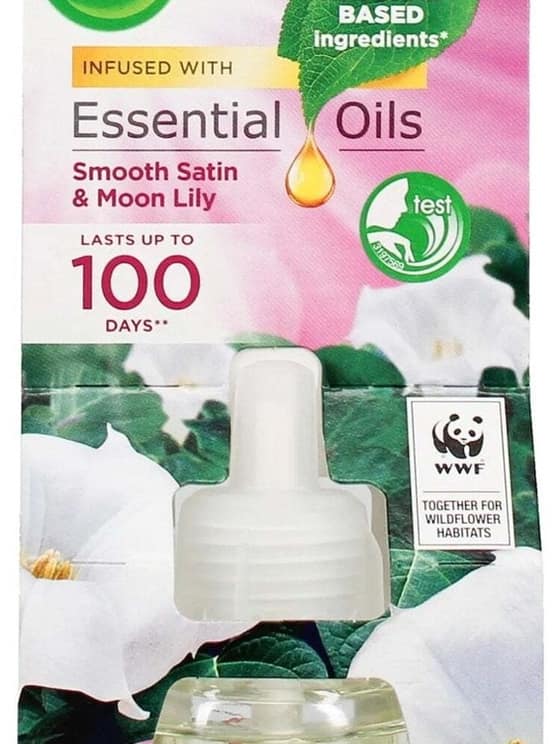 Air Wick náhradná náplň do elektrického strojčeka 19ML-Smooth Satin & Moon Lily-eb9f20b9-f4e7-479d-b8c1-2be625c25b38.jpg