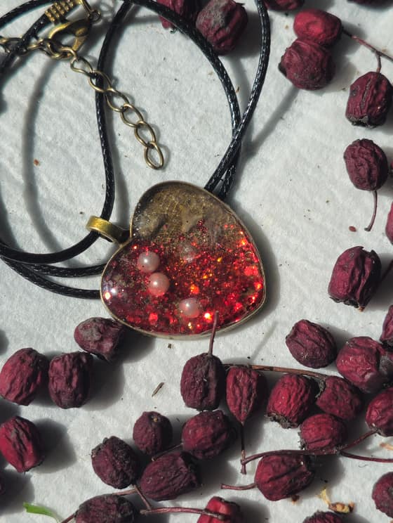 Amulet, Láska-6e06b184-4096-4d84-a16a-550e9f6fe2a1.jpg