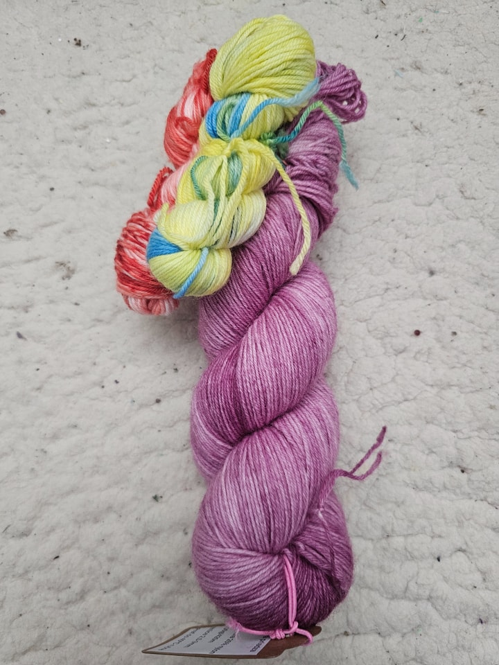 dark pink + minis orange and yellow-blue