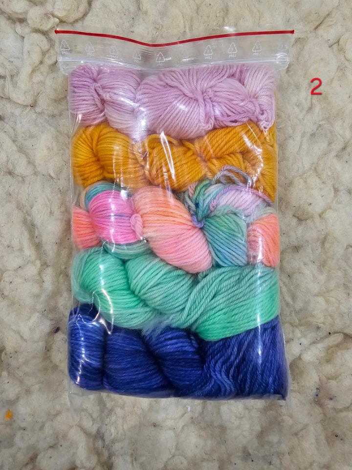 tmavě modrá, zelená, multicolor, oranžová, růžová