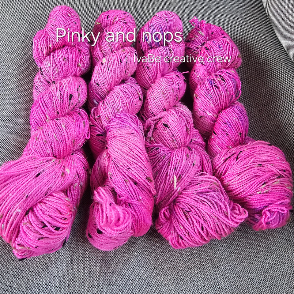 85% merino+15% Donegal nopky hnedá, čierna