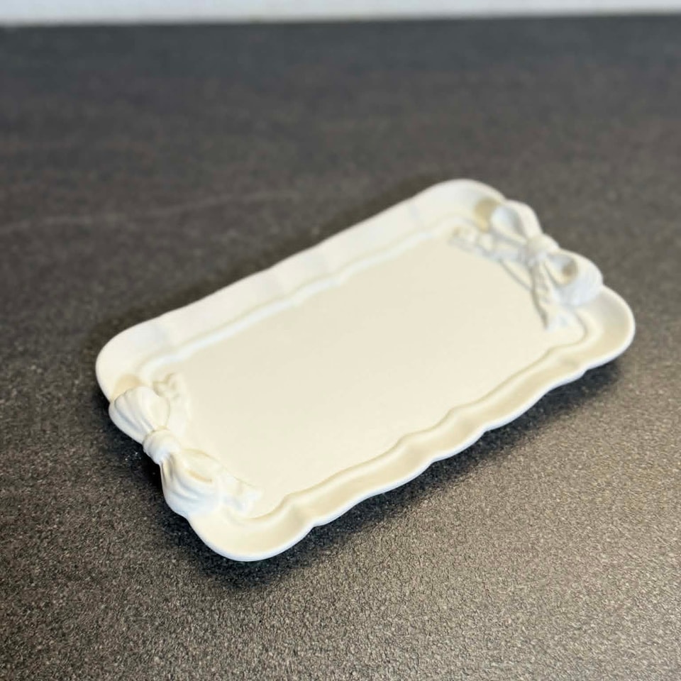 Sadrový podnos s mašľami – Elegantný kúsok pre váš interiér